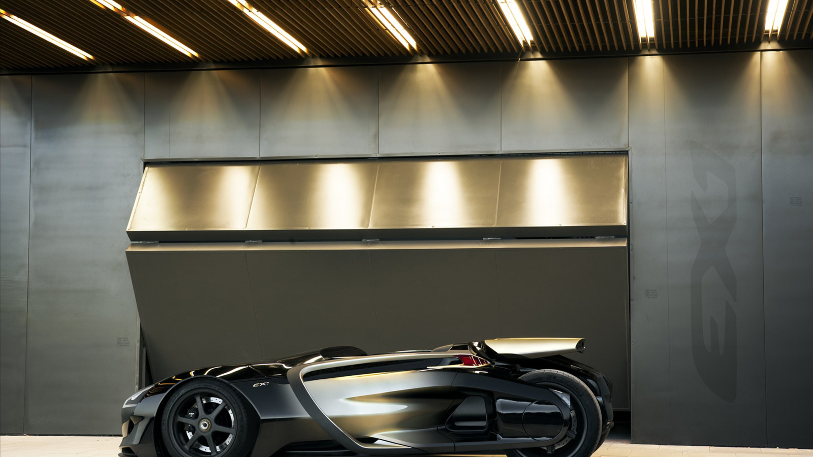 спортивный авто Peugeot EX1