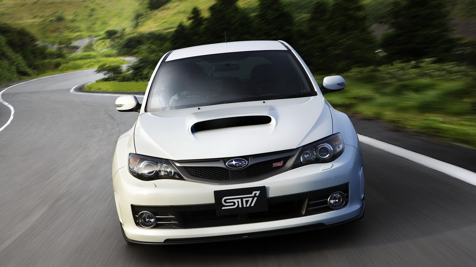 Subaru Impreza WRX STI по склону вверх
