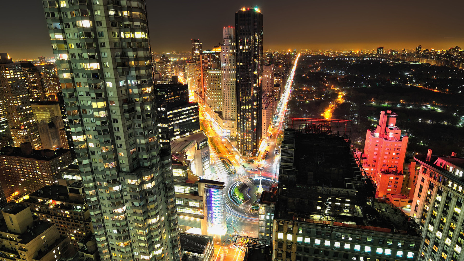 Город в ночном свете