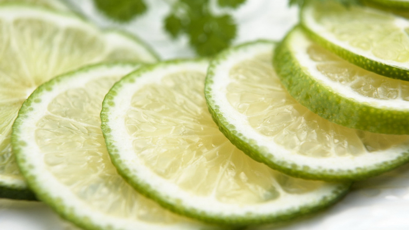 Нарезанный лайм