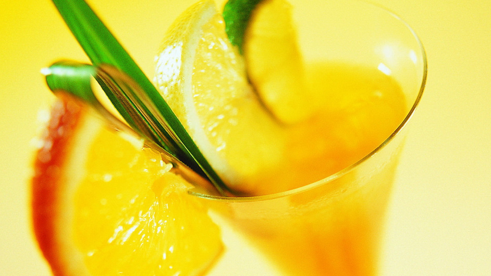 Оранжевый коктейль