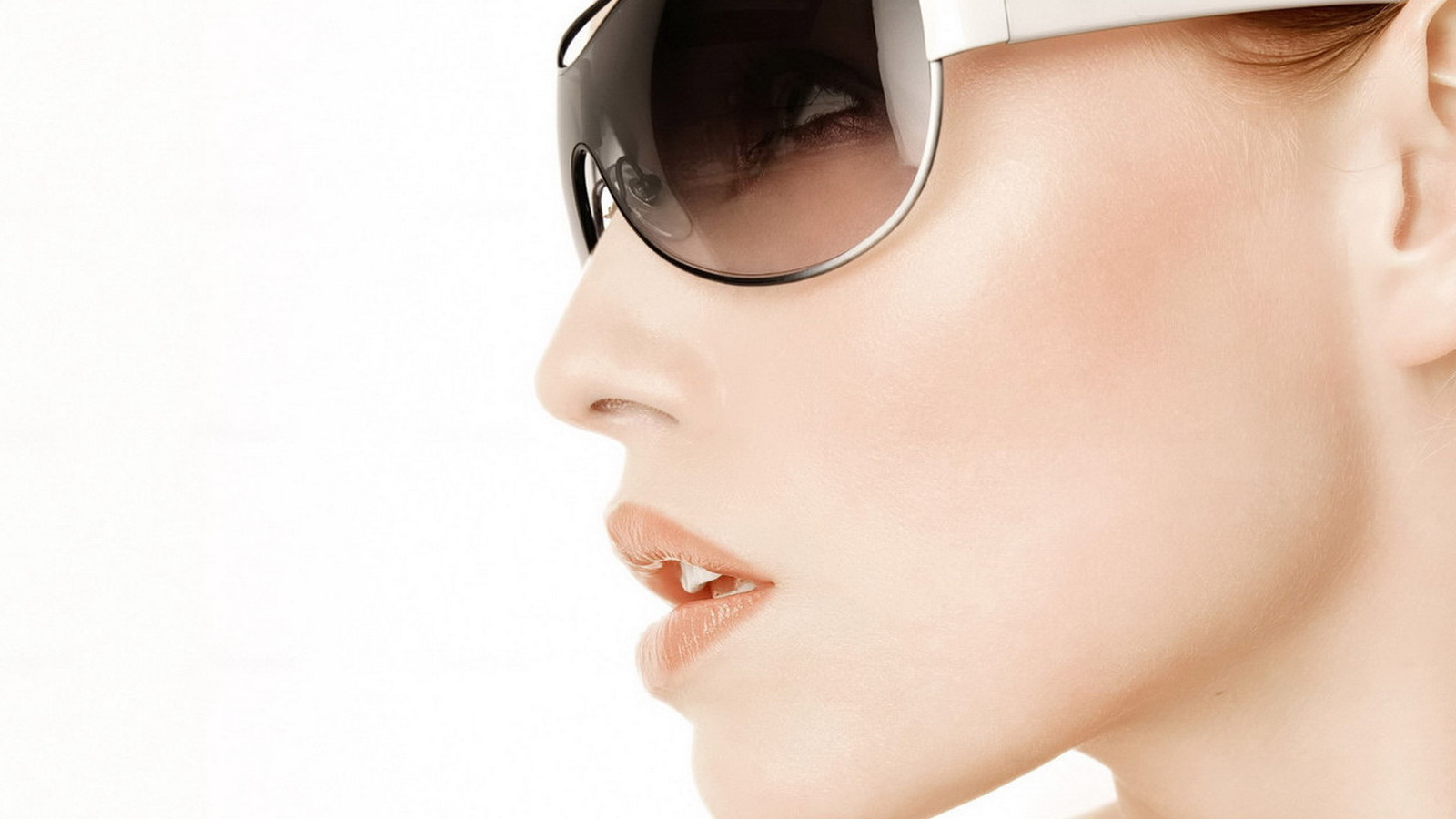 Девушка в очках