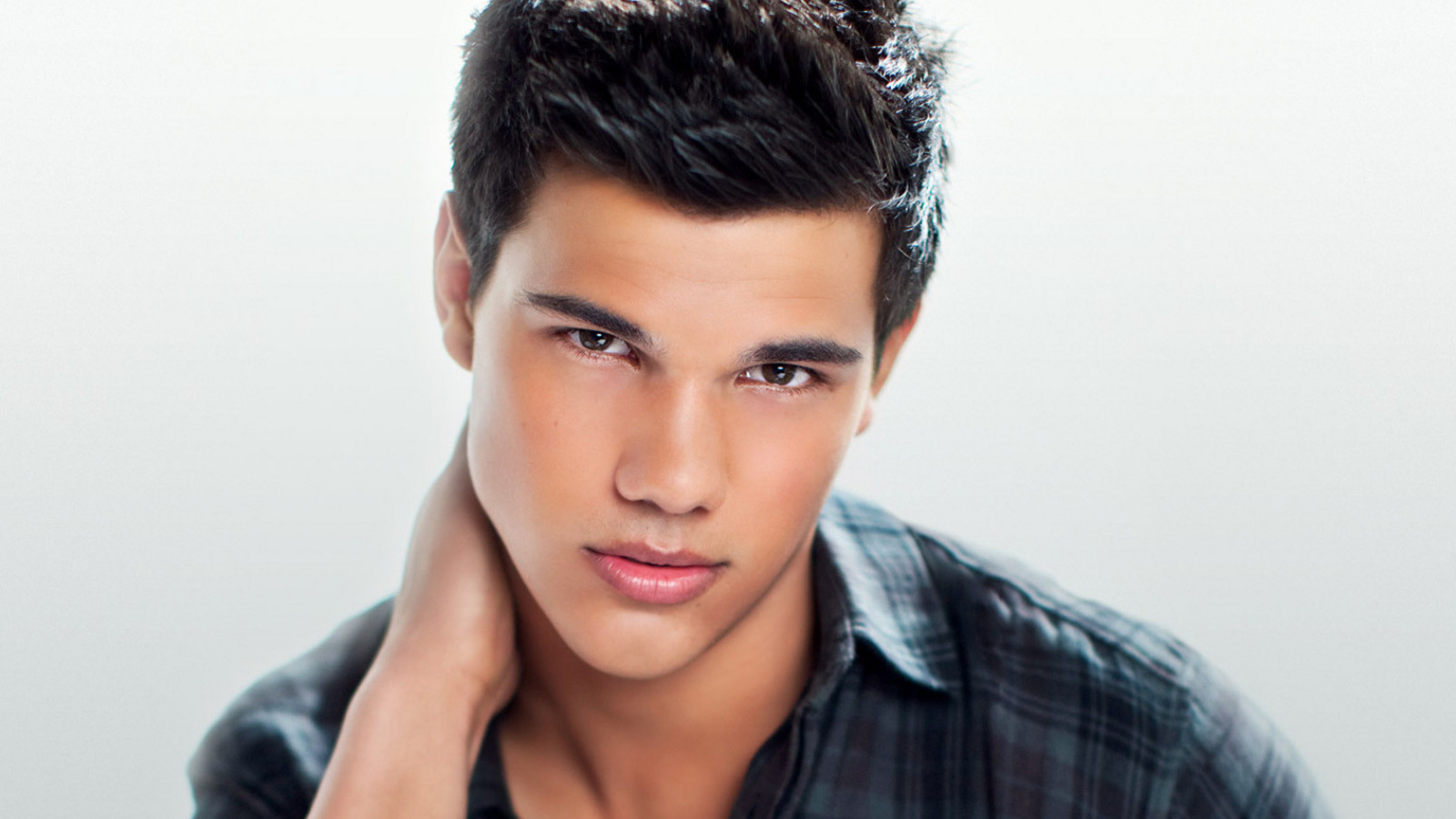 Тэйлор Лотнер