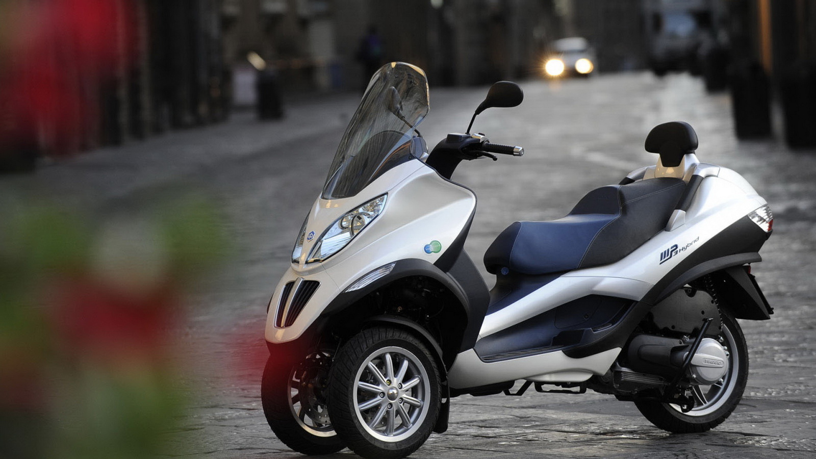Piaggio MP3 Hybrid