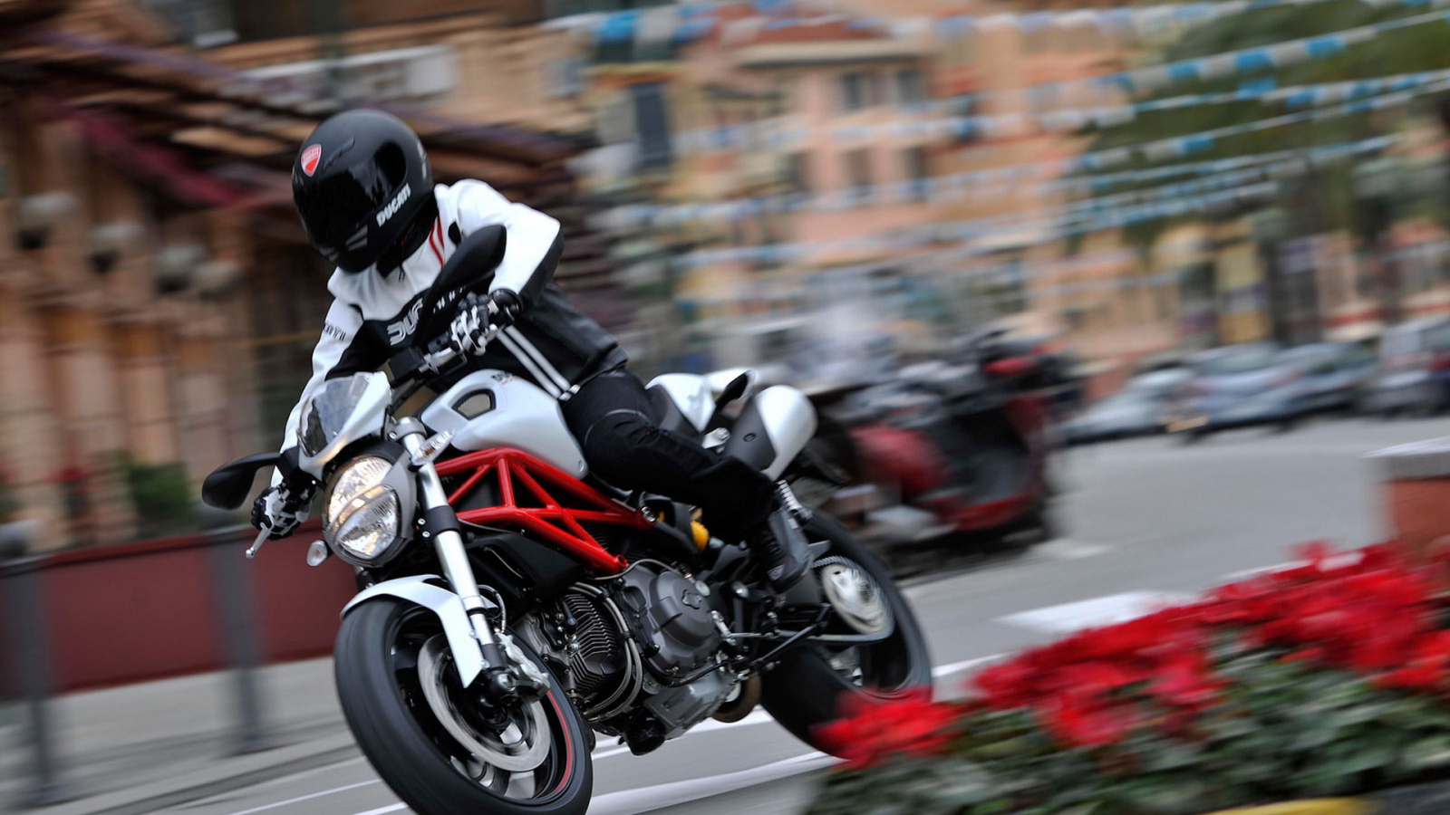 Дукати Монстер 796