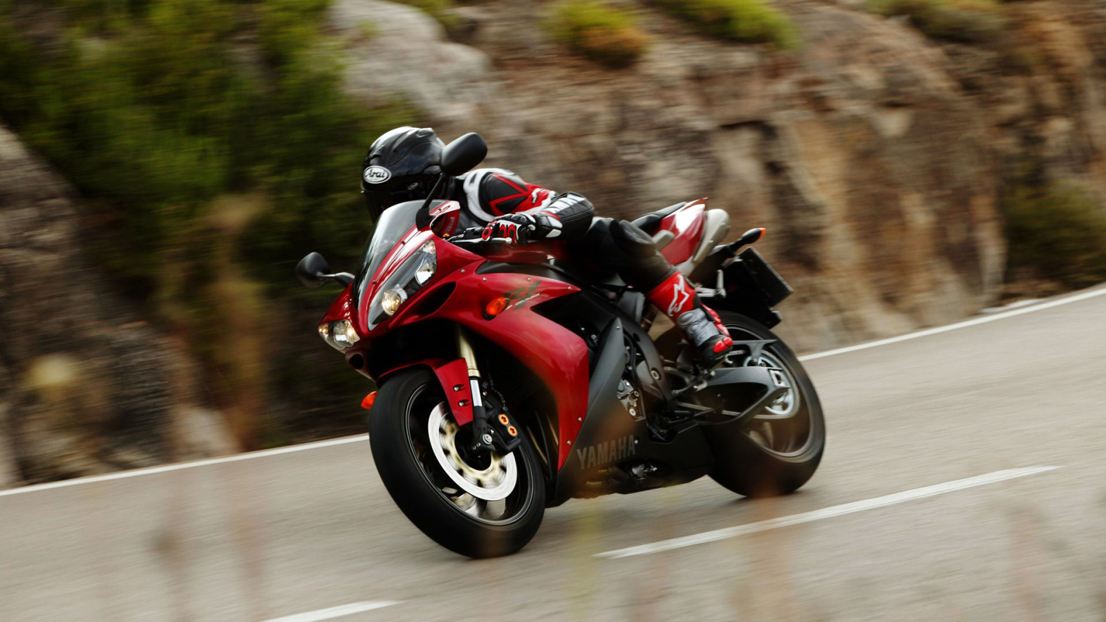 мотоцикл Ямаха R1