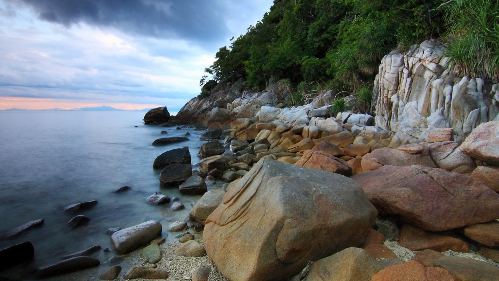 Берег острова