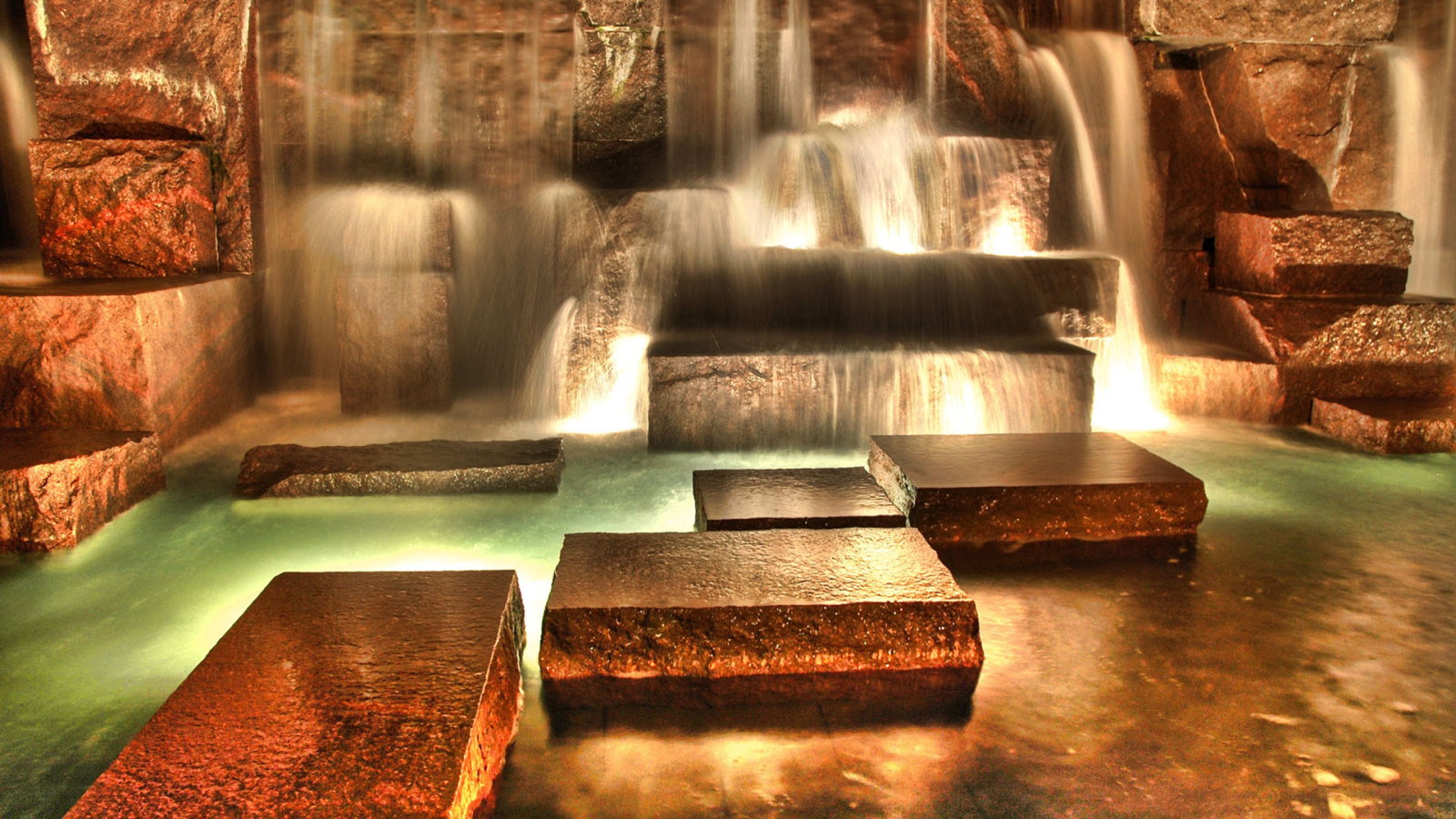 Искусственный водопад