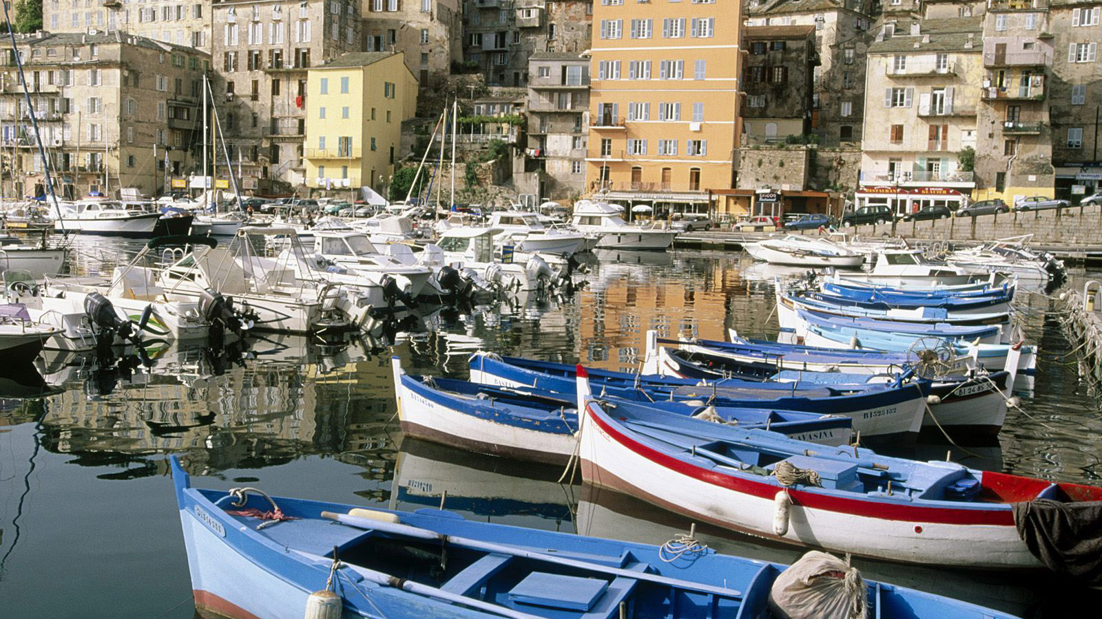 Лодки на Корсике