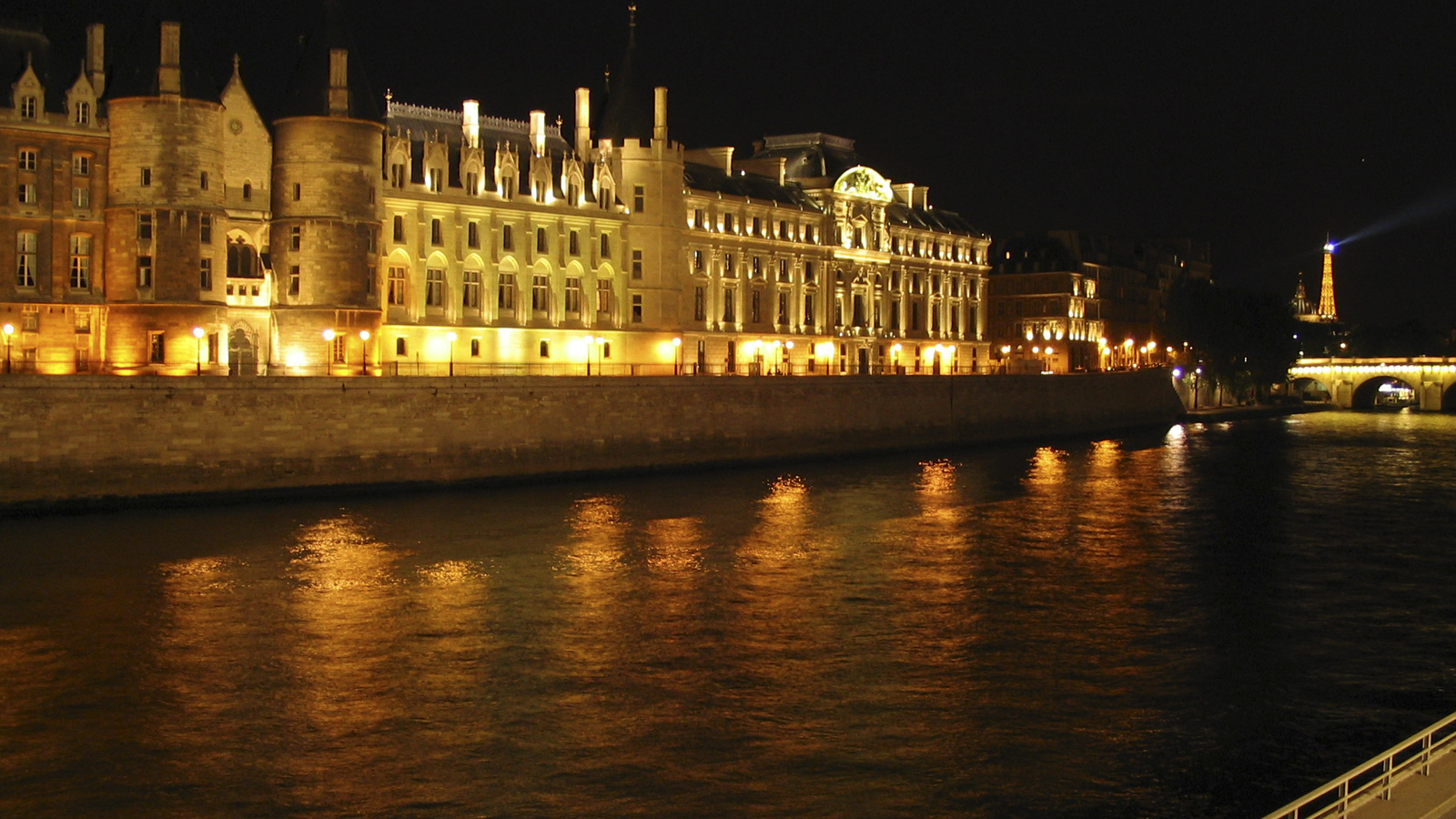 Ночь на реке Сена
