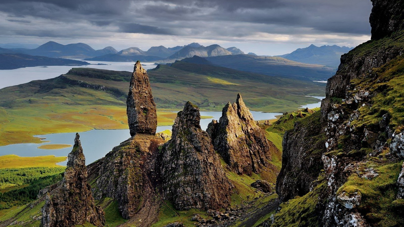 Горы на Гебридском острове