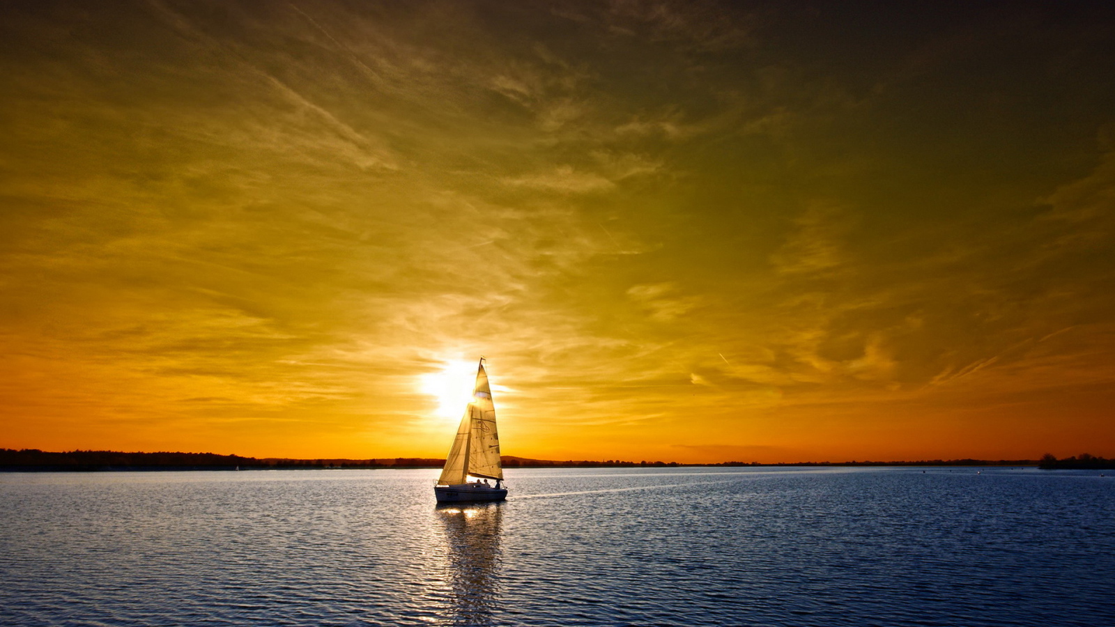 Парусная лодка