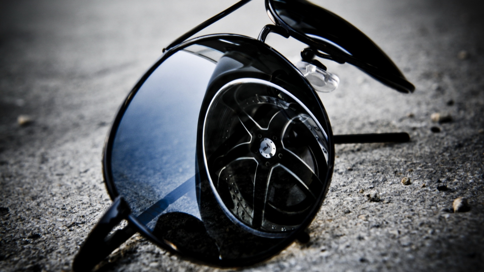 Солнцезащитные очки