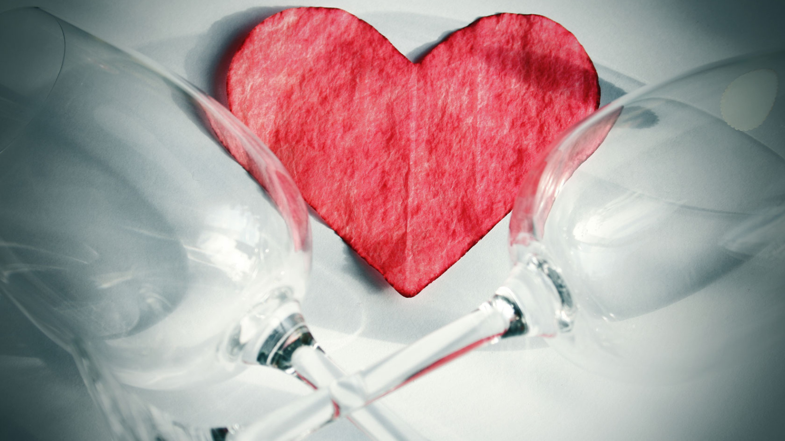 Фужеры и сердце