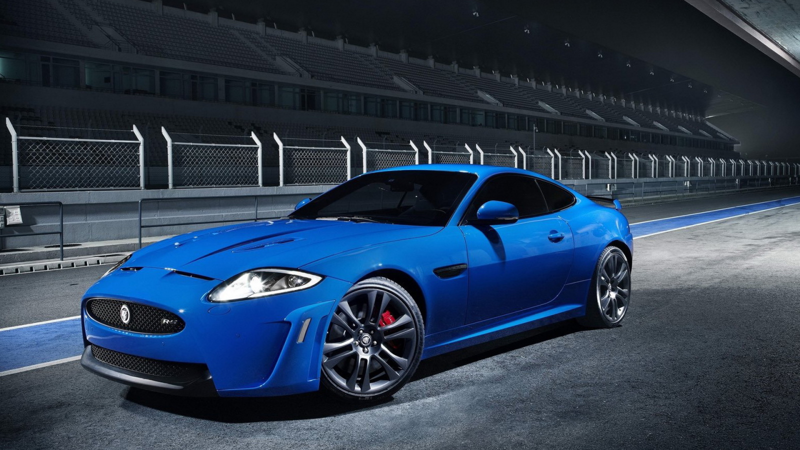 Jaguar-XKR-S