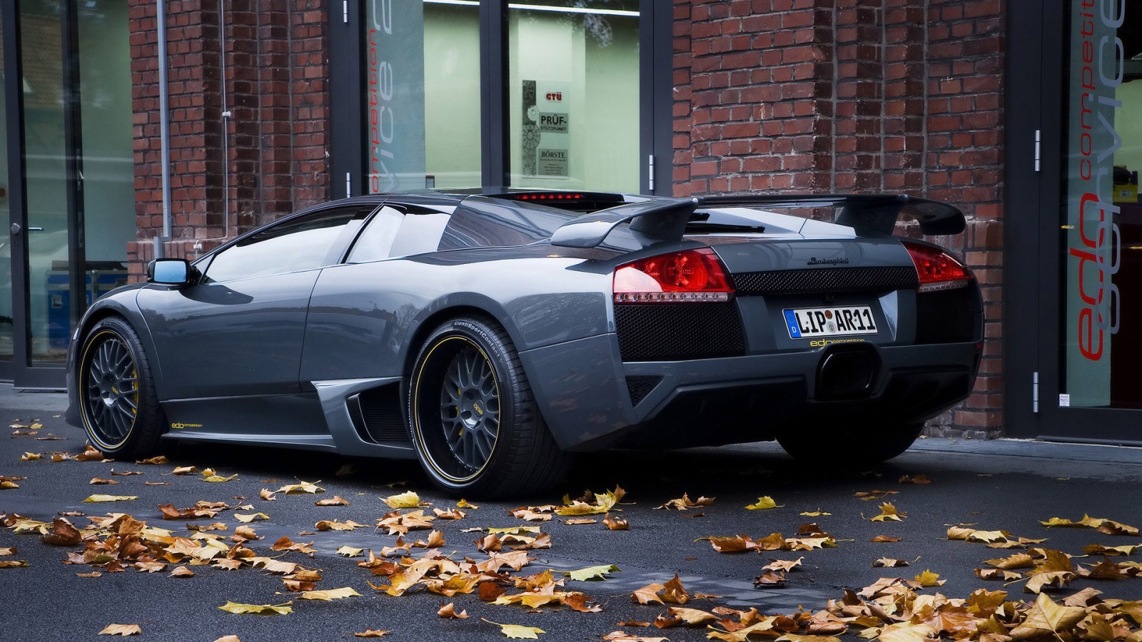 Lamborghini Murcielago вид сзади