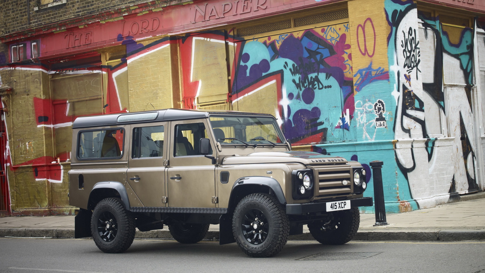 Land-Rover-Defender