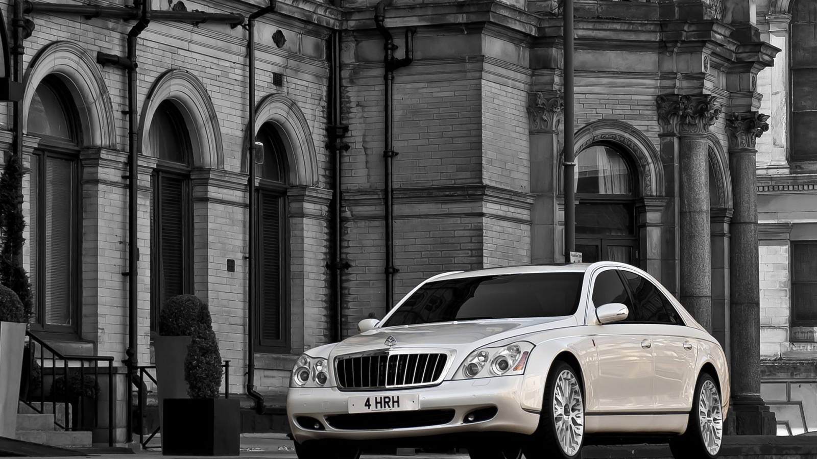 Wedding-Commemorative-Maybach-57