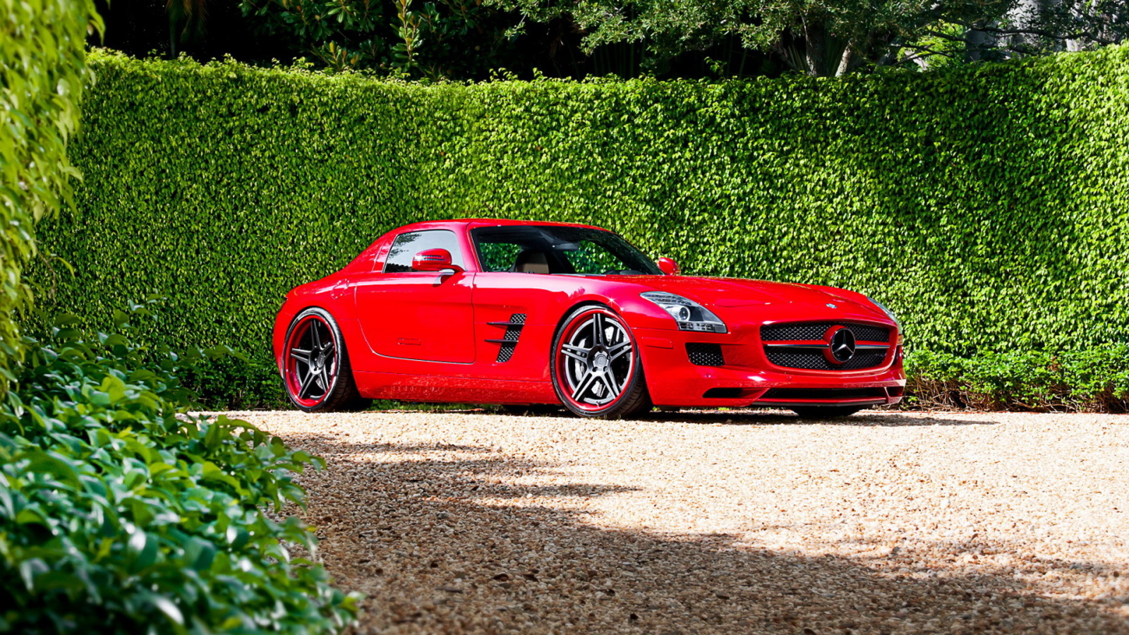 Mercedes Benz SLS