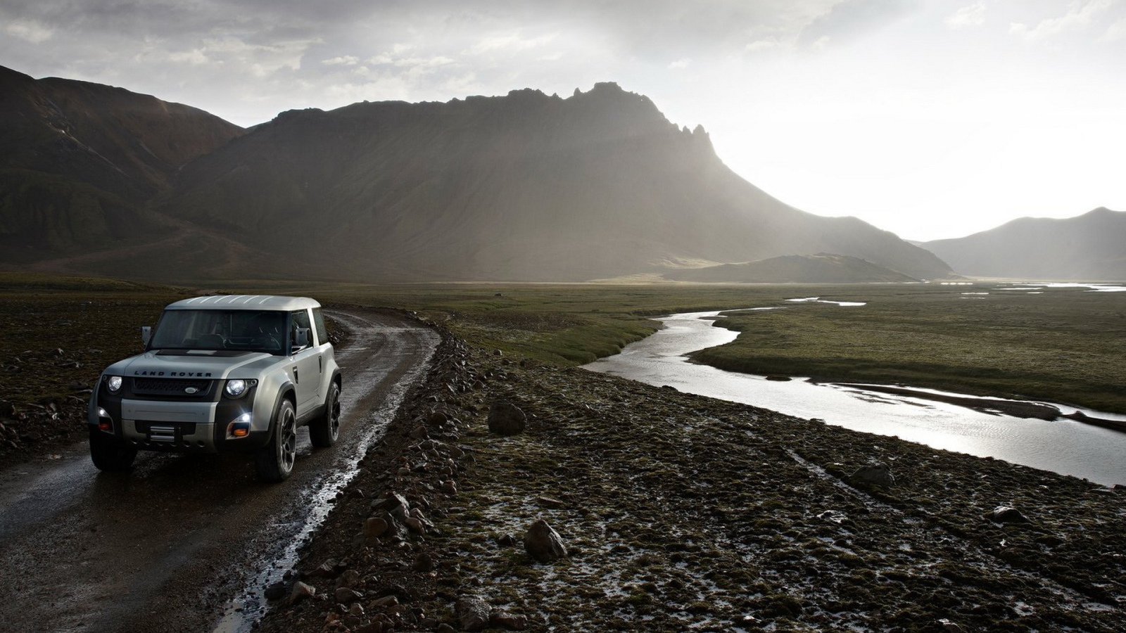 Land Rover-DC100 Concept