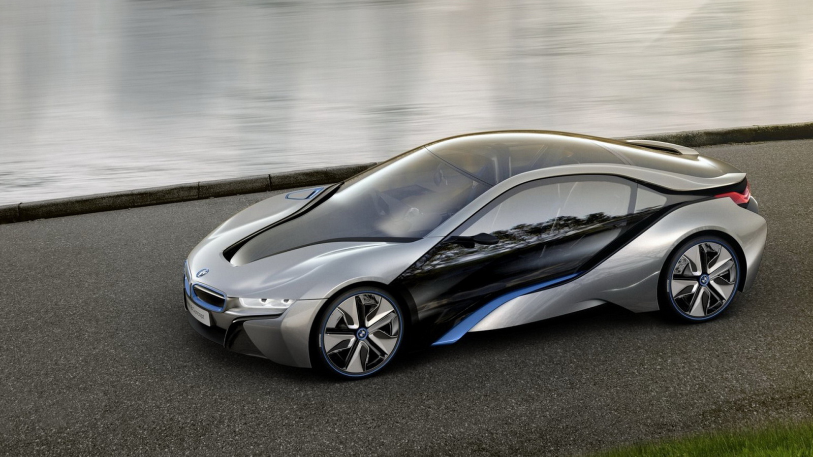 новый BMW-i8 Concept