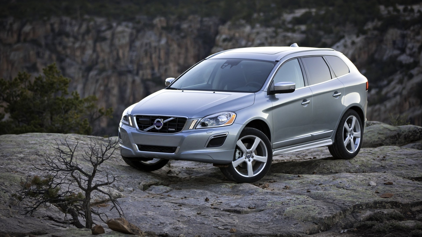 Volvo XC60 в горах