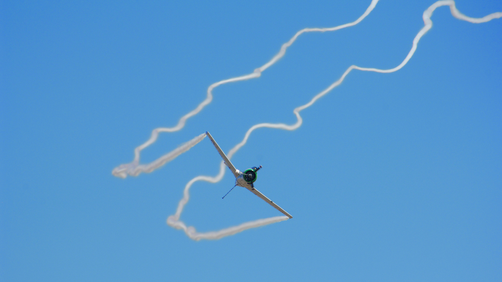 Следы от самолета