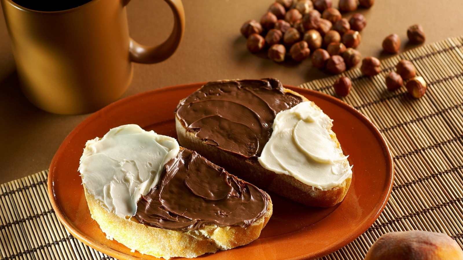 Бутерброды с шоколадным маслом