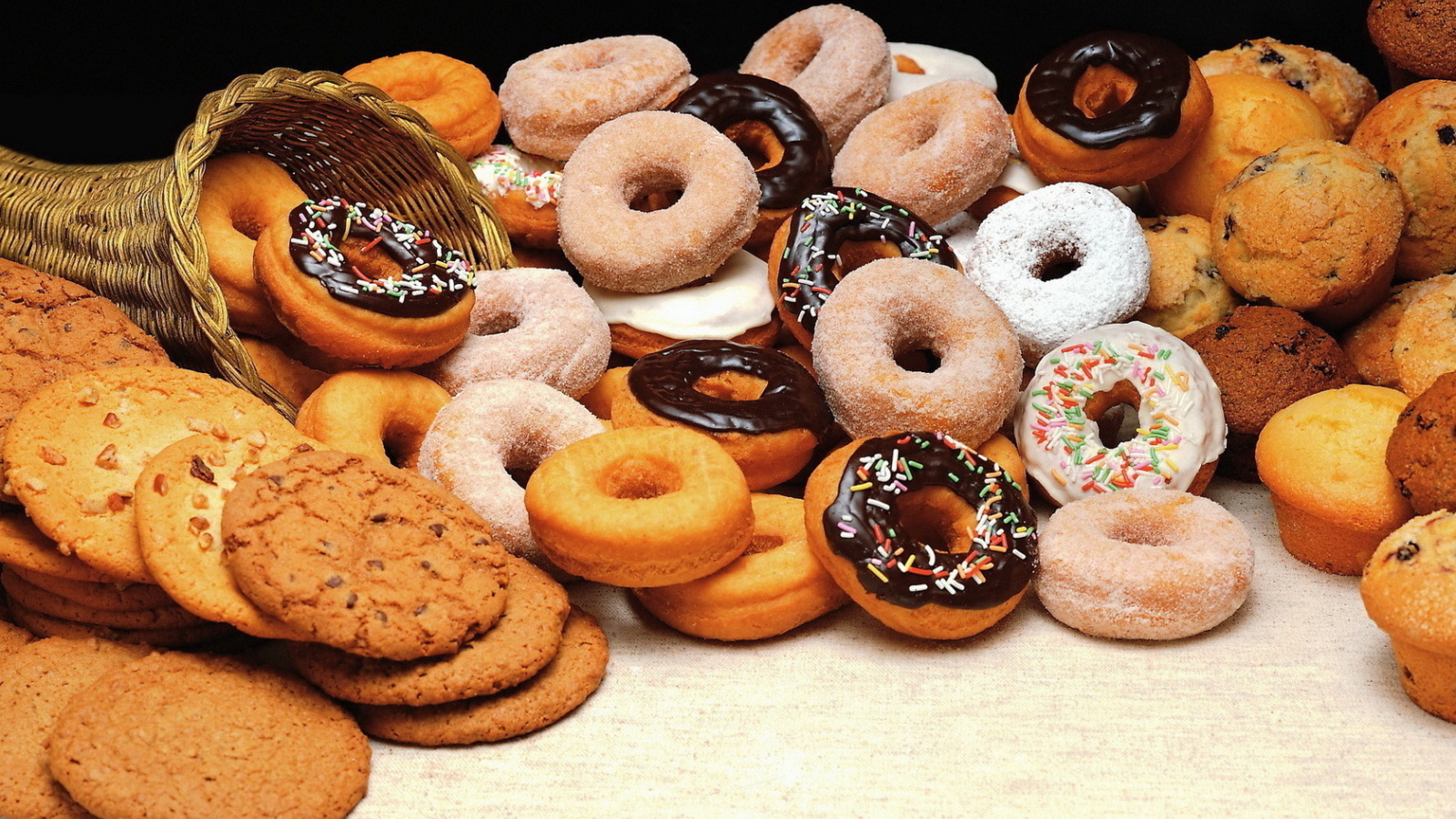 Пончики и кексы