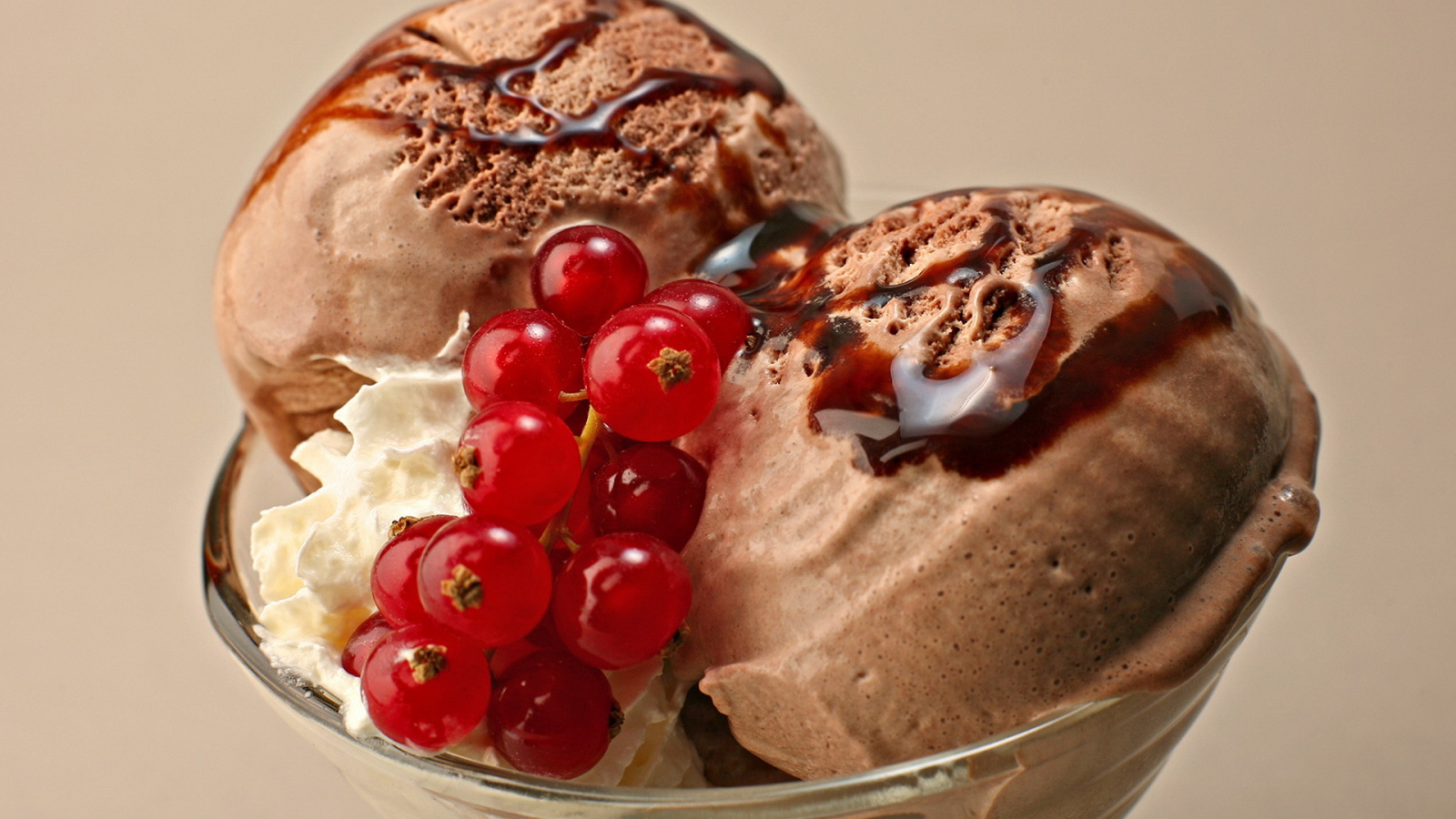 Шарики шоколадного мороженного