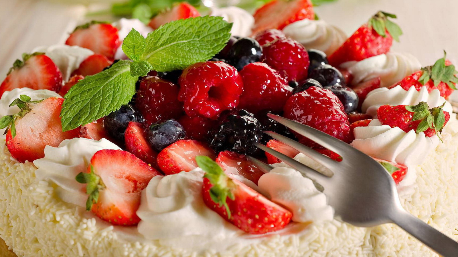 Торт с ягодами