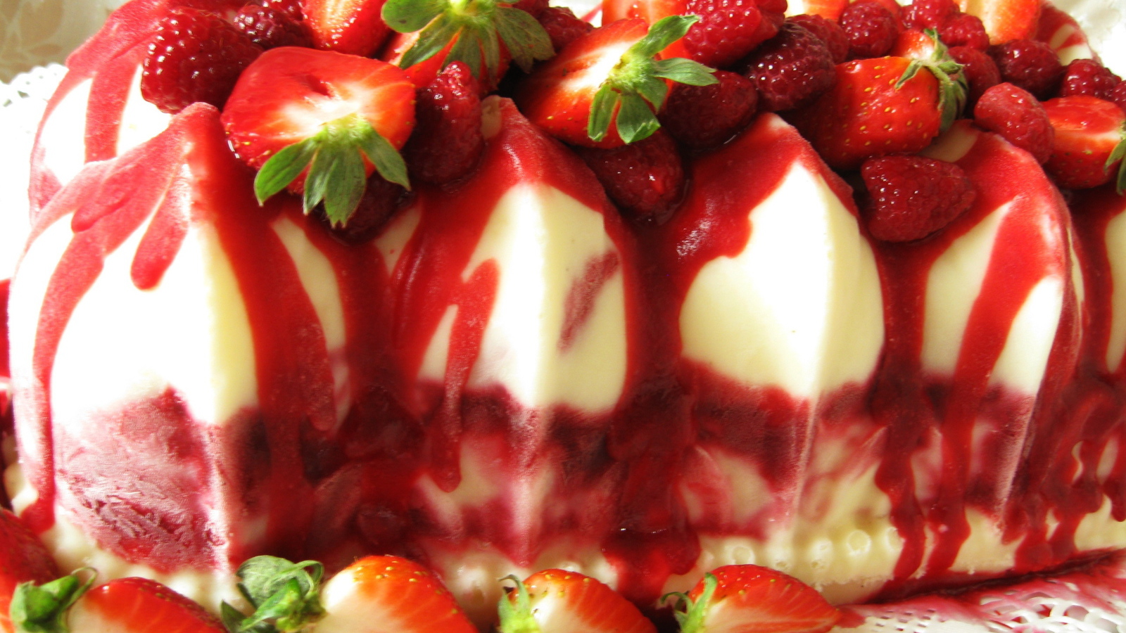 Клубничное мороженое