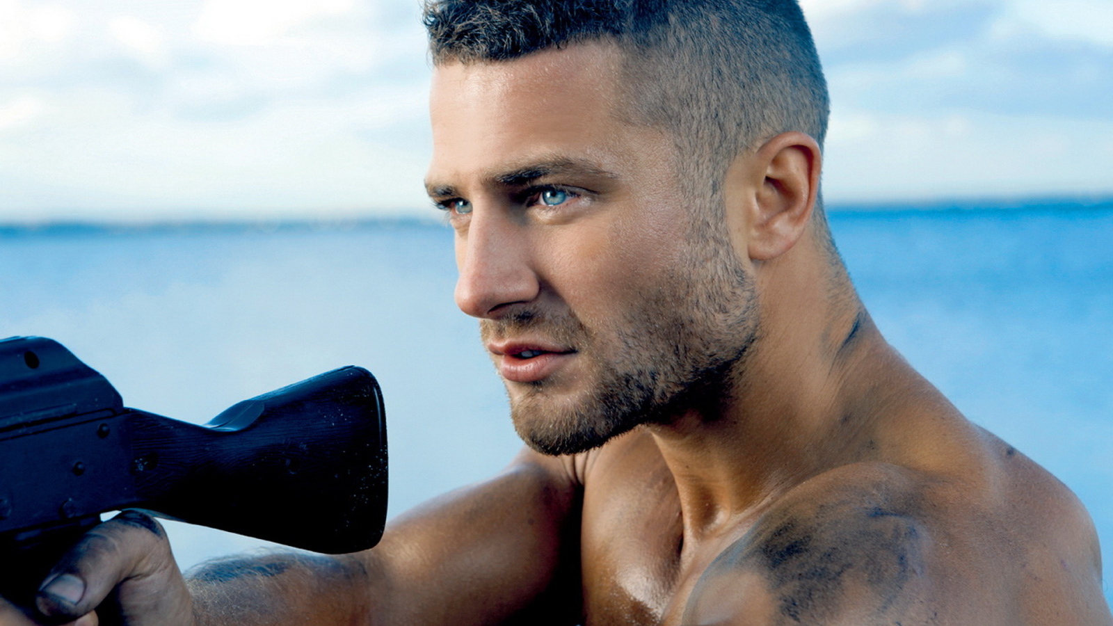 Мужчина с ружьем