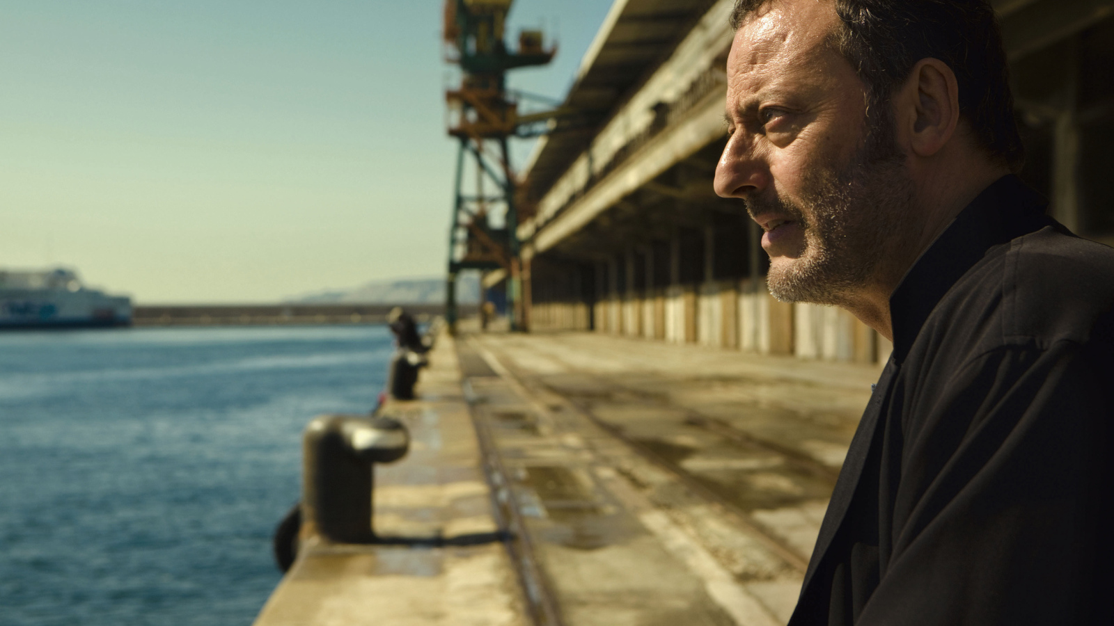 актер Жан Рено