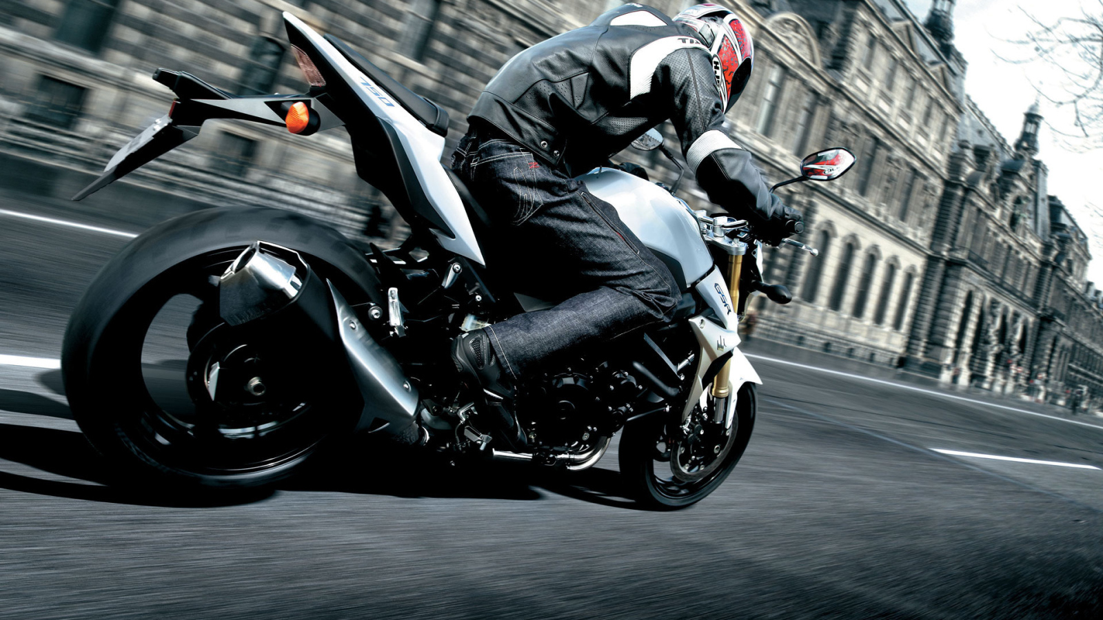 мотоцикл Suzuki GSR 750