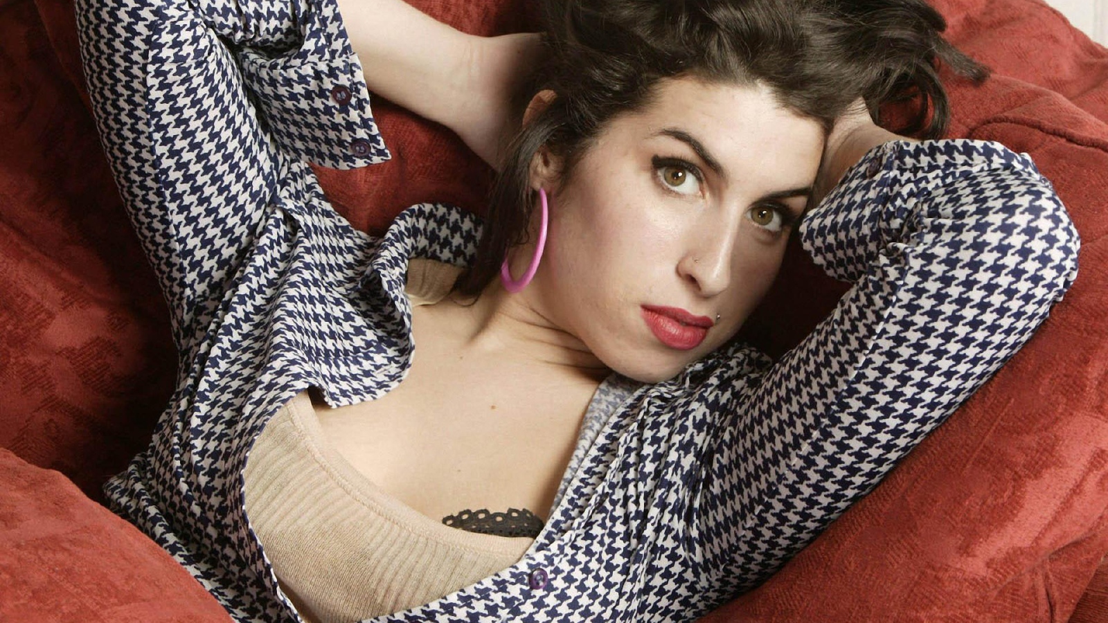 знаменитость Эми Уайнхаус