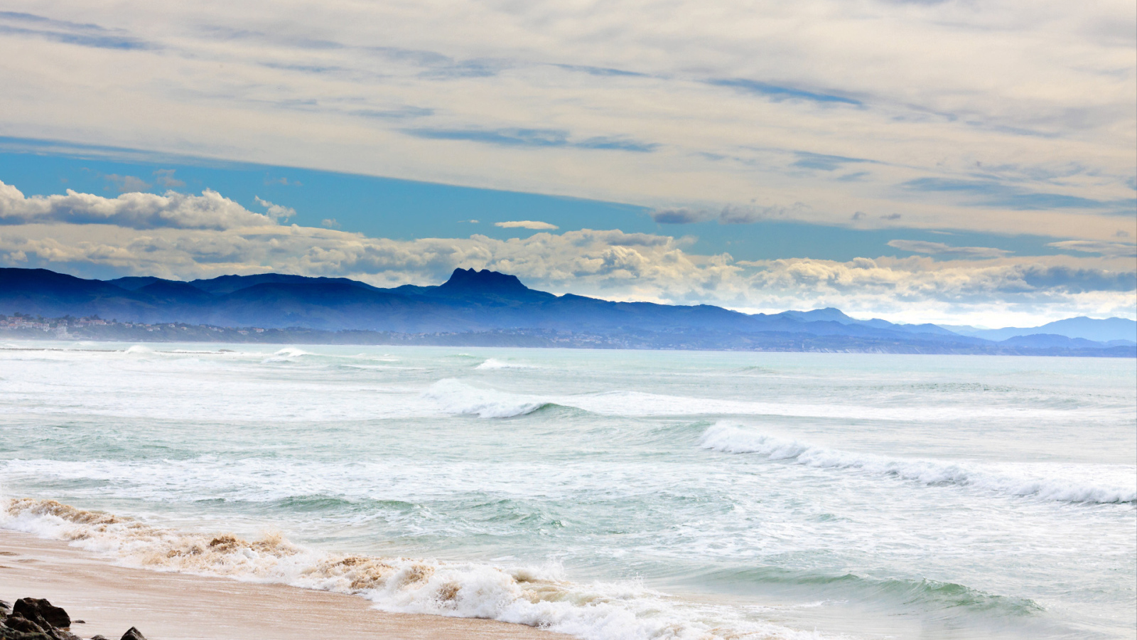 Песчанный пляж