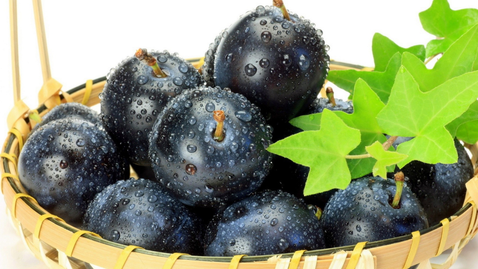 Спелая слива