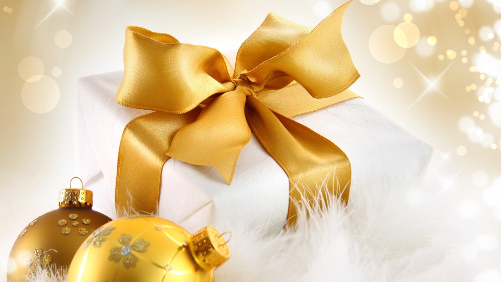 Новогодний подарок в коробке