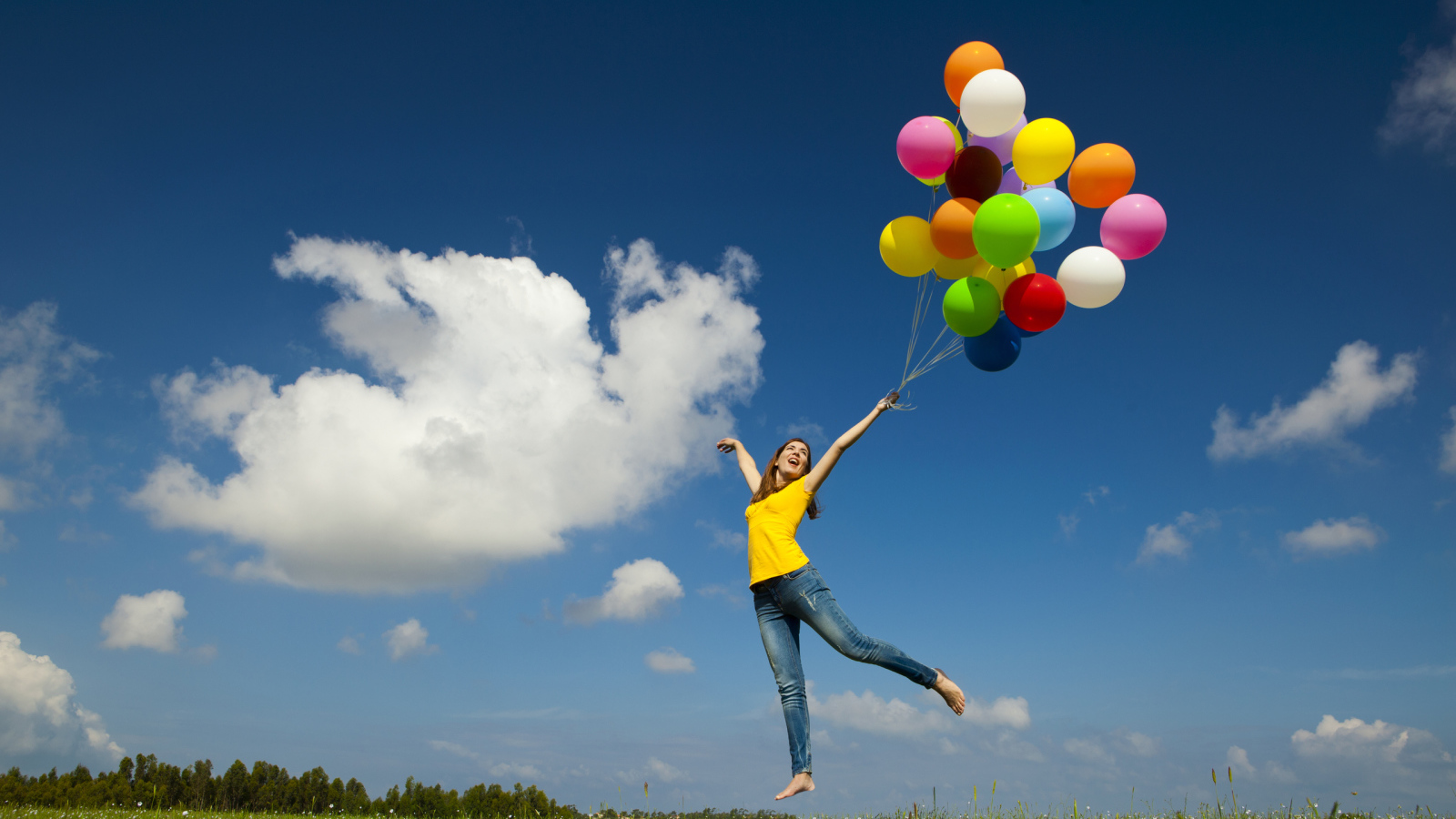 Девушка с шариками