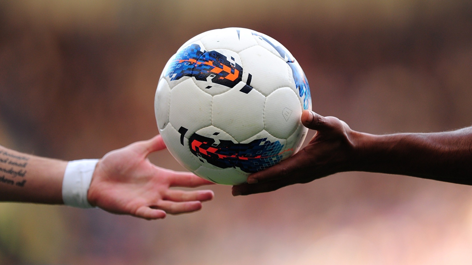 Мяч английской лиги