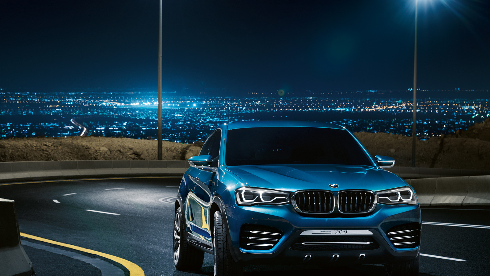 Синий BMW X4 кроссовер