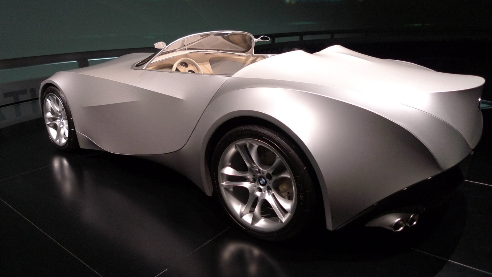 Оригинальный автомобиль BMW