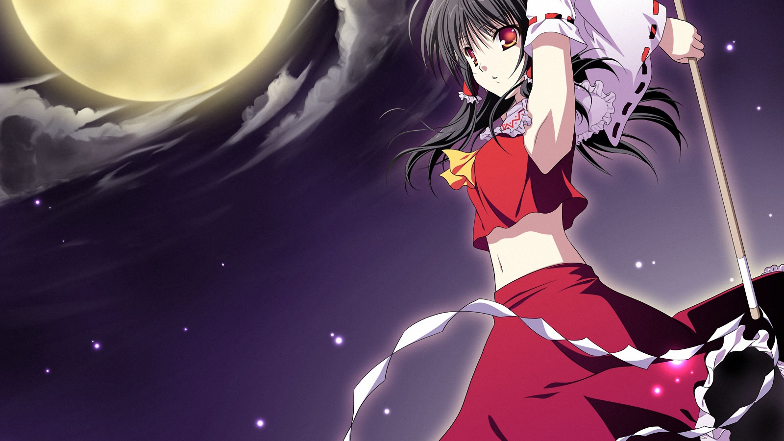 Девушка под большой луной