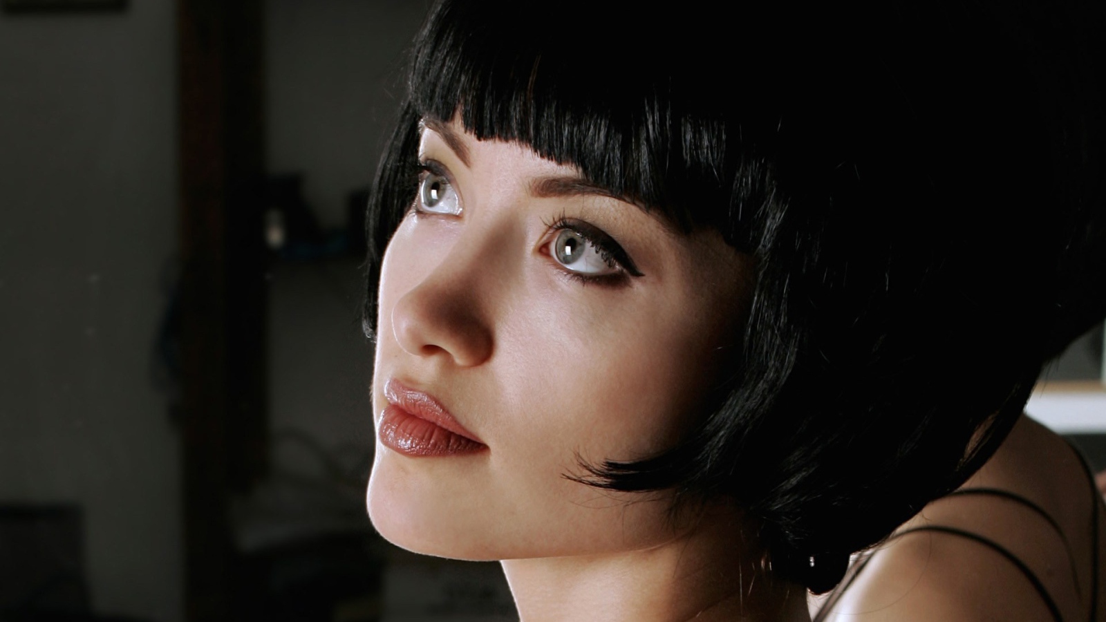 Мечтающая девушка