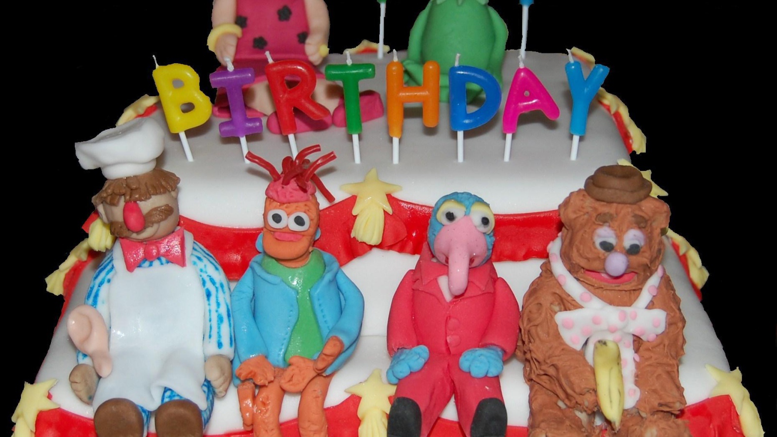 Торт на день рождения с куклами