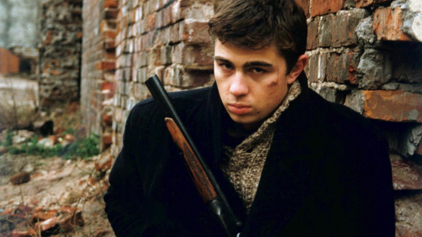 Кадр из фильма Брат