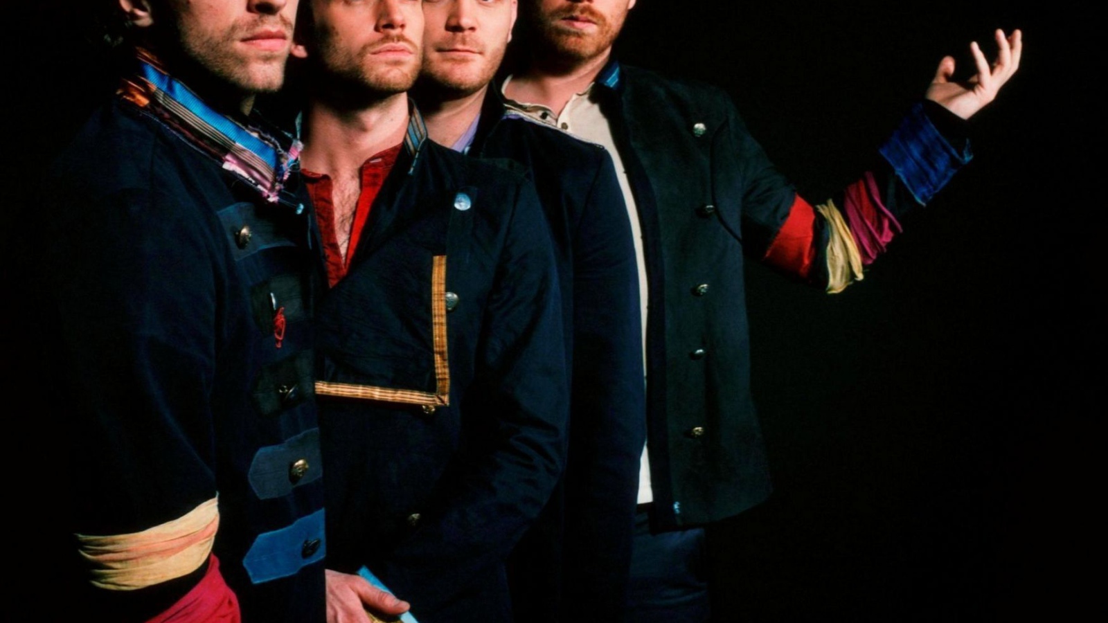 Coldplay в черном фоне