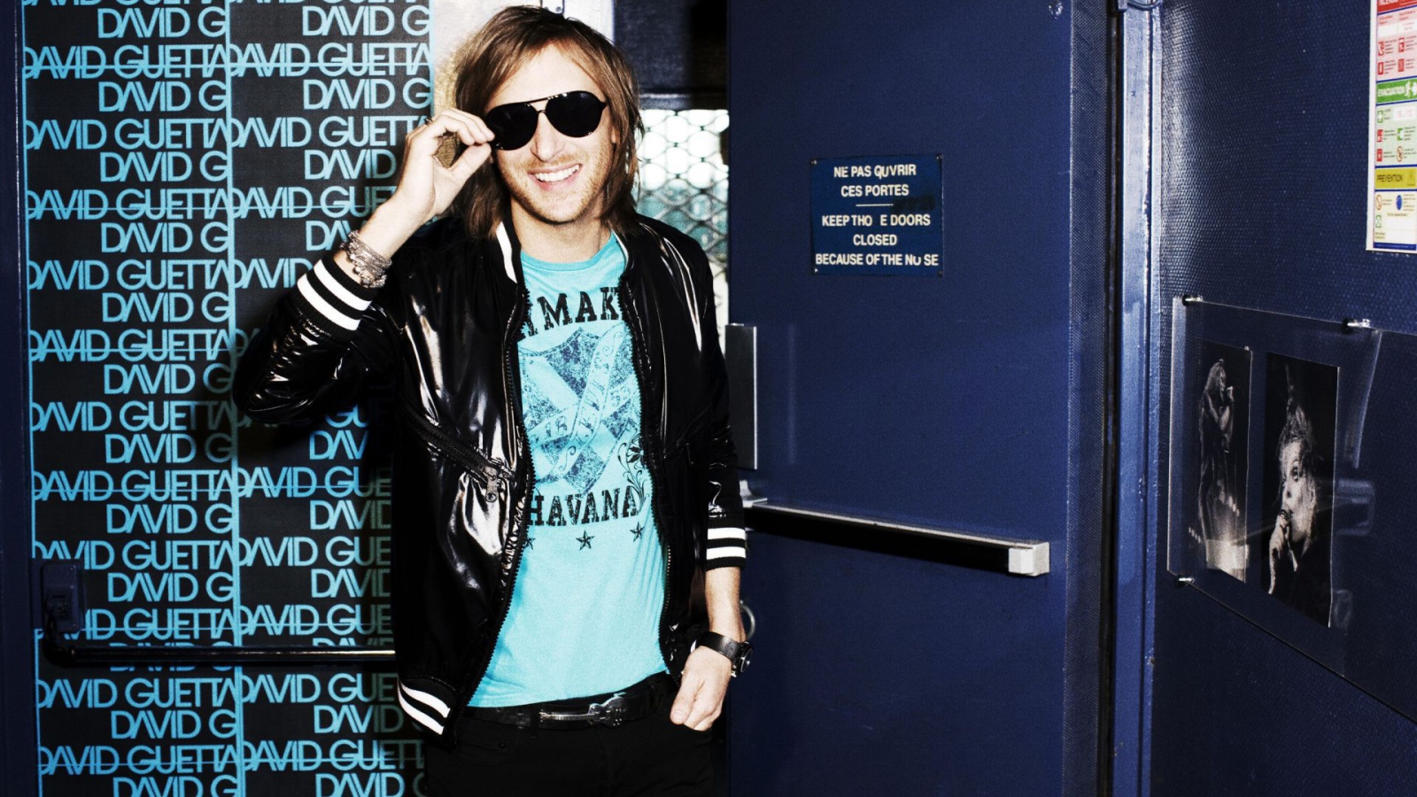 David Guetta в очках