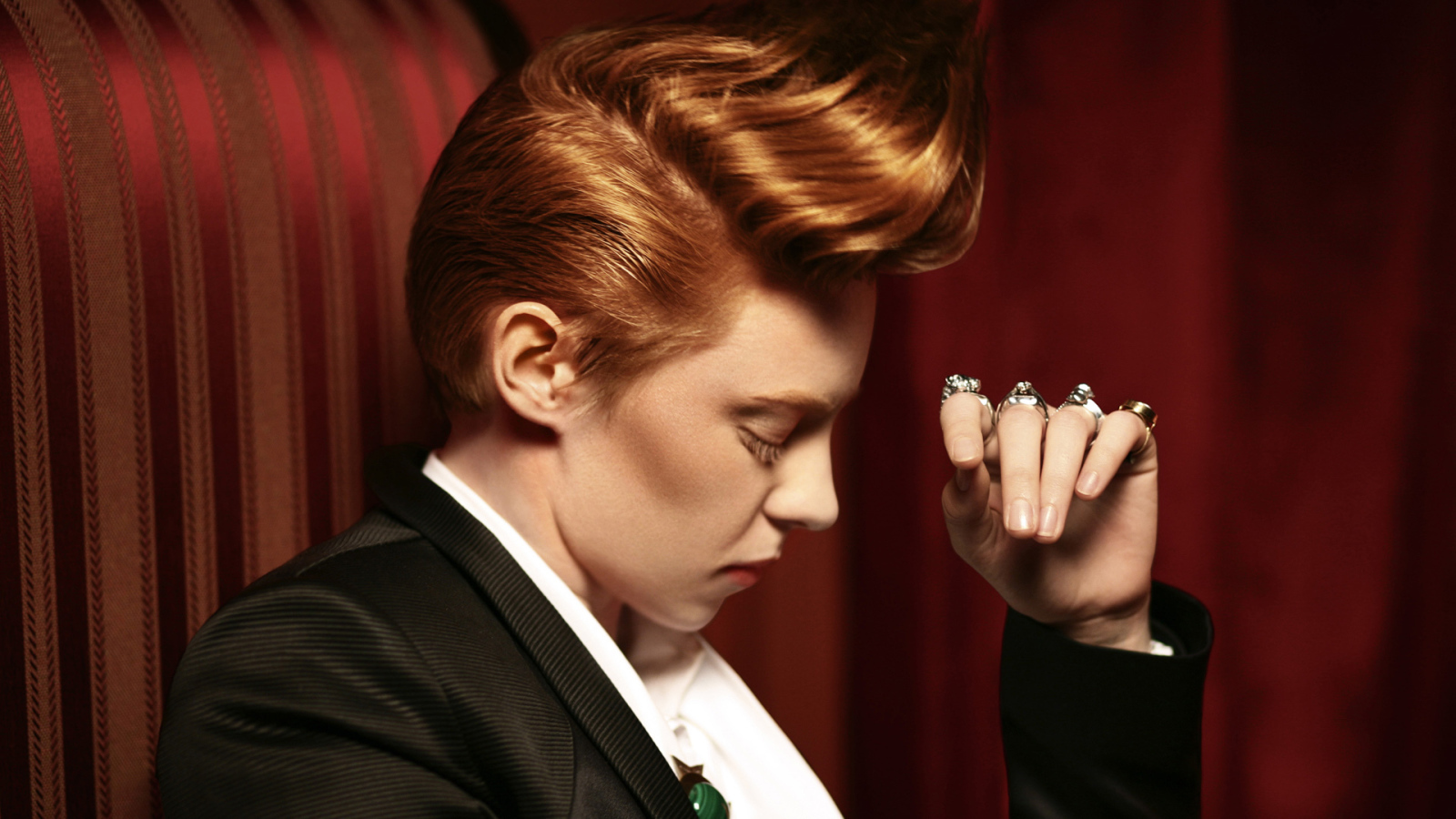 La Roux в театре